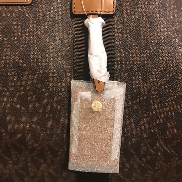 SOLD!!!  Michael Kors Travel Duffle Bag NWT - Picture 5 of 7